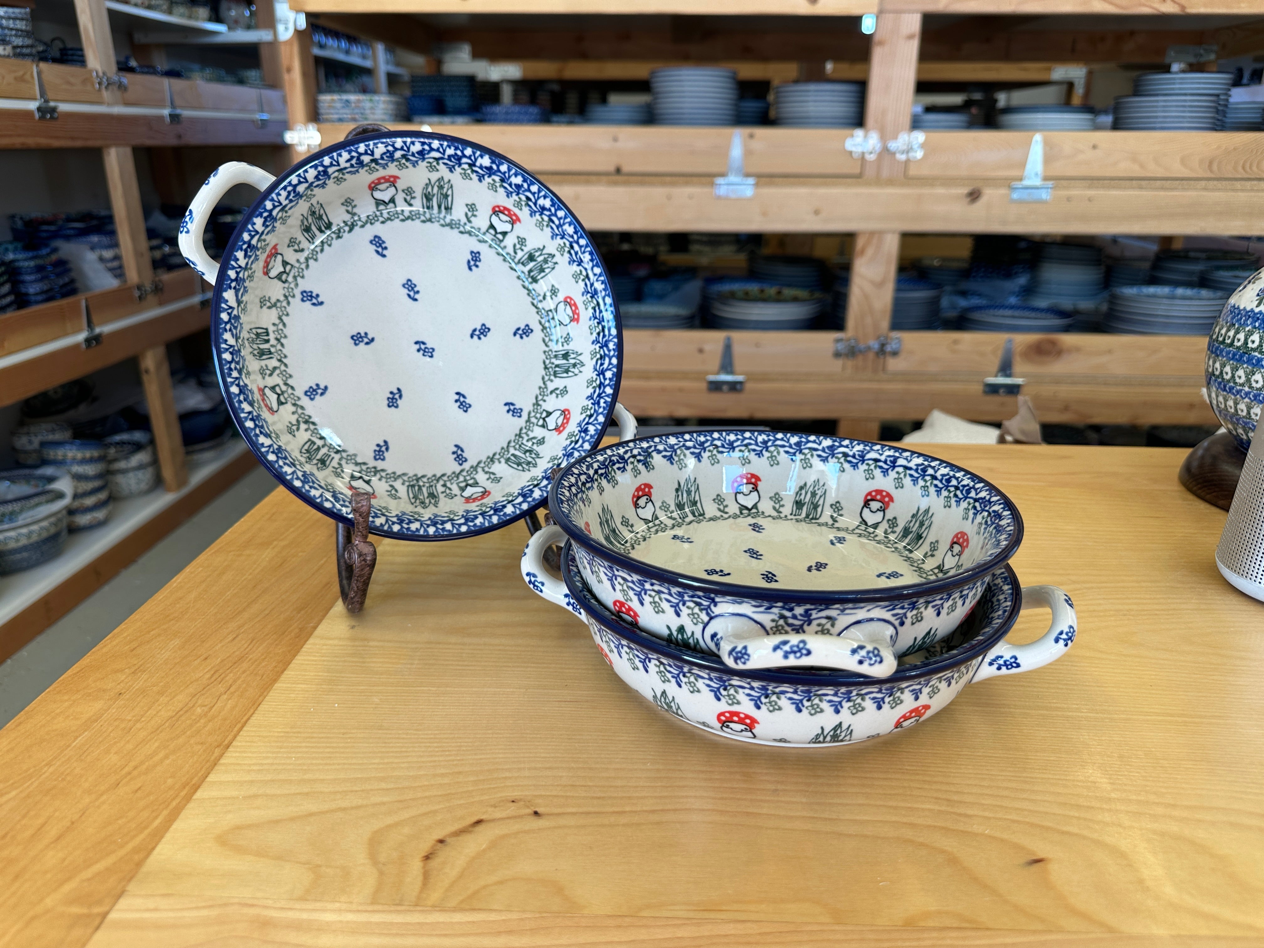 CLEARANCE Round Handled Baker