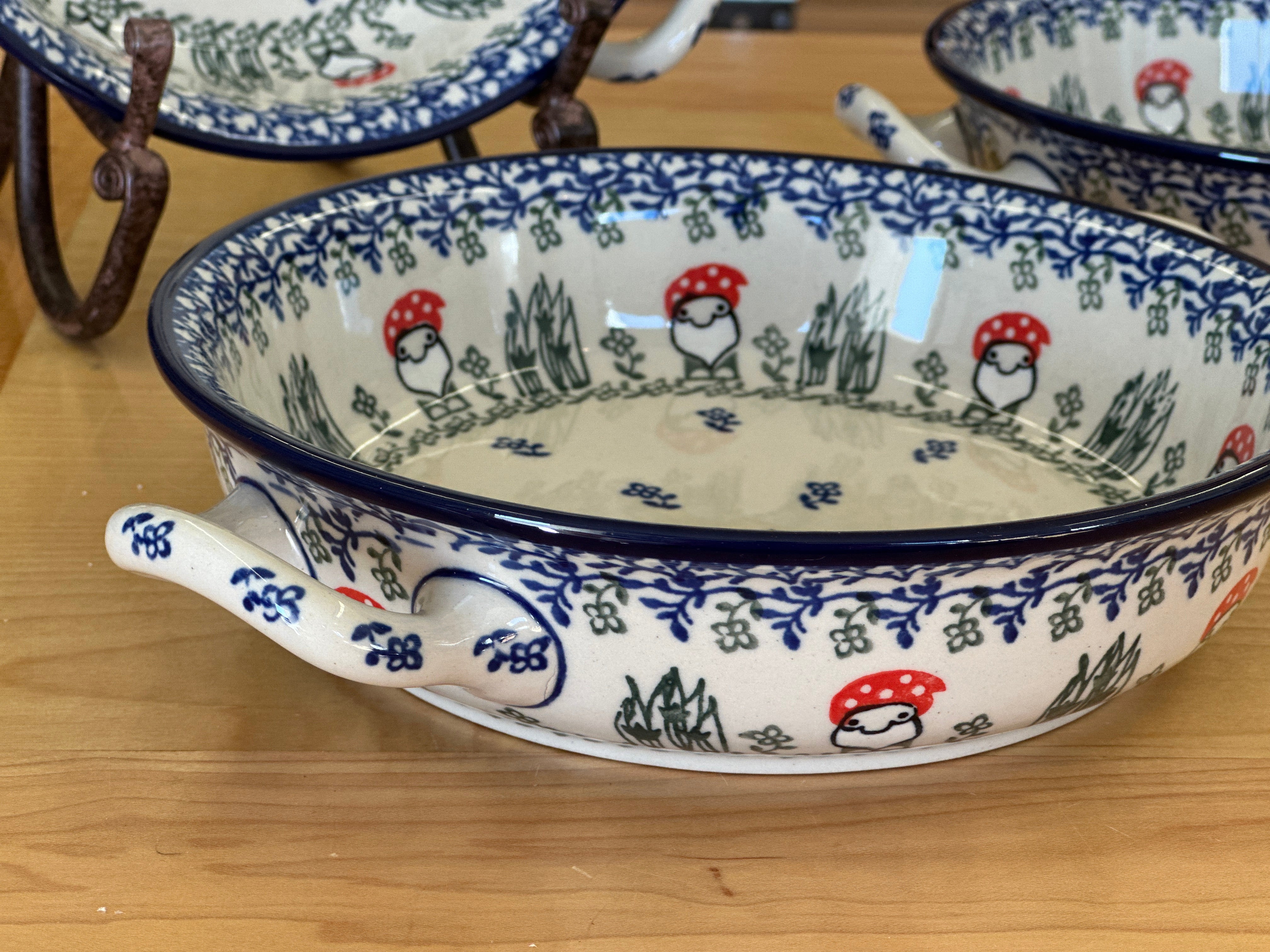 CLEARANCE Round Handled Baker