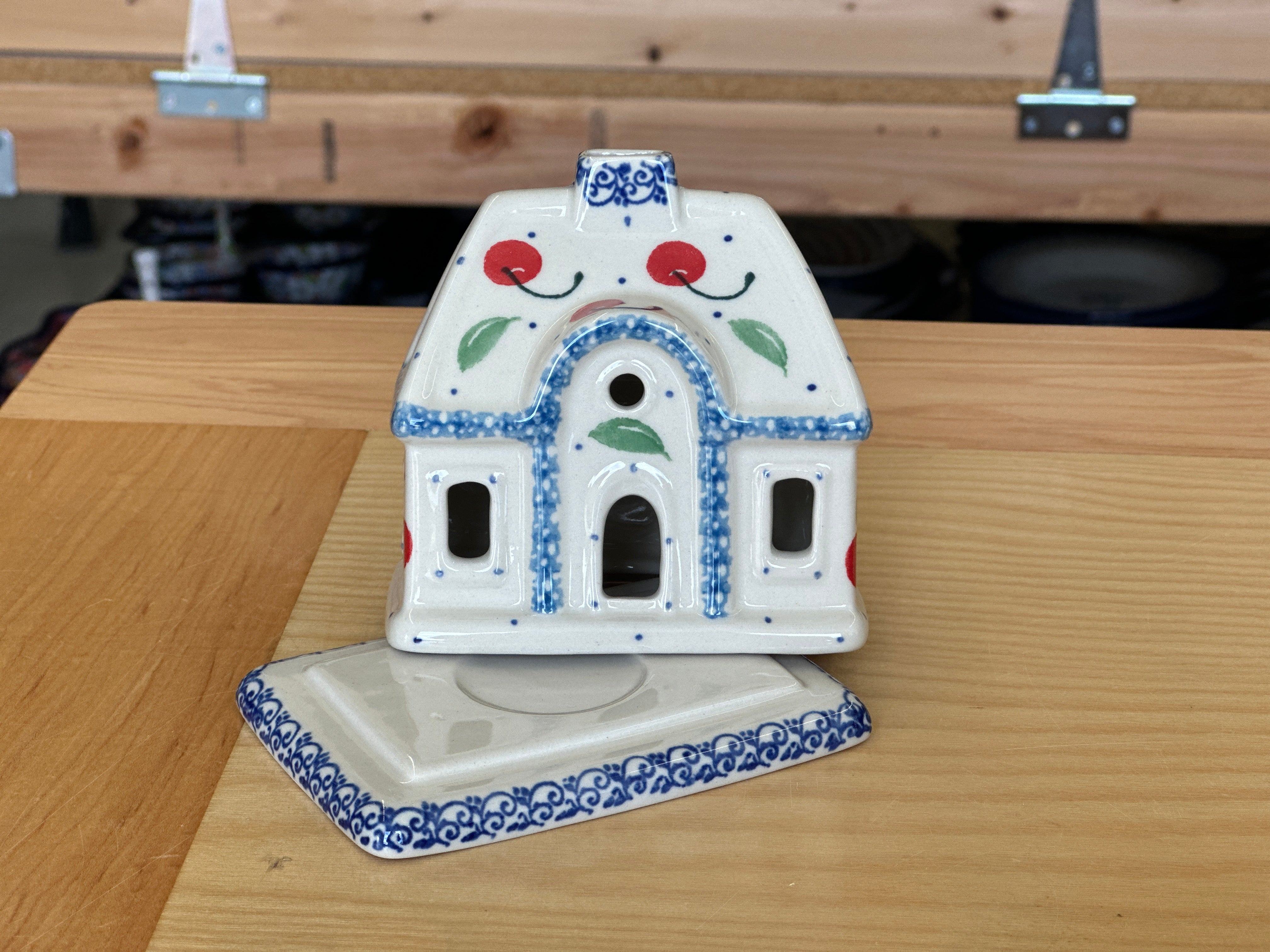 CLEARANCE Luminary House