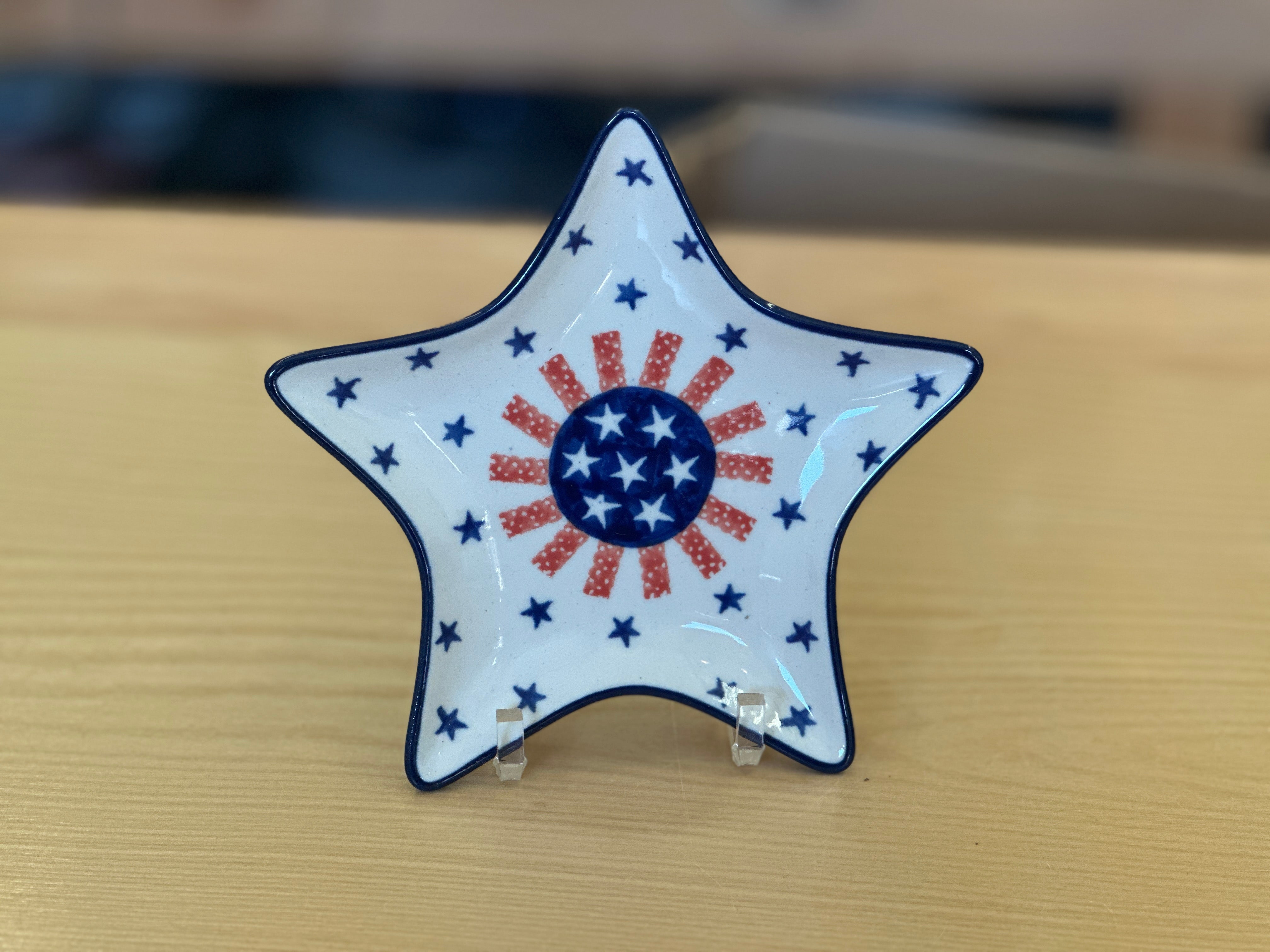 CLEARANCE 6" Star Dish