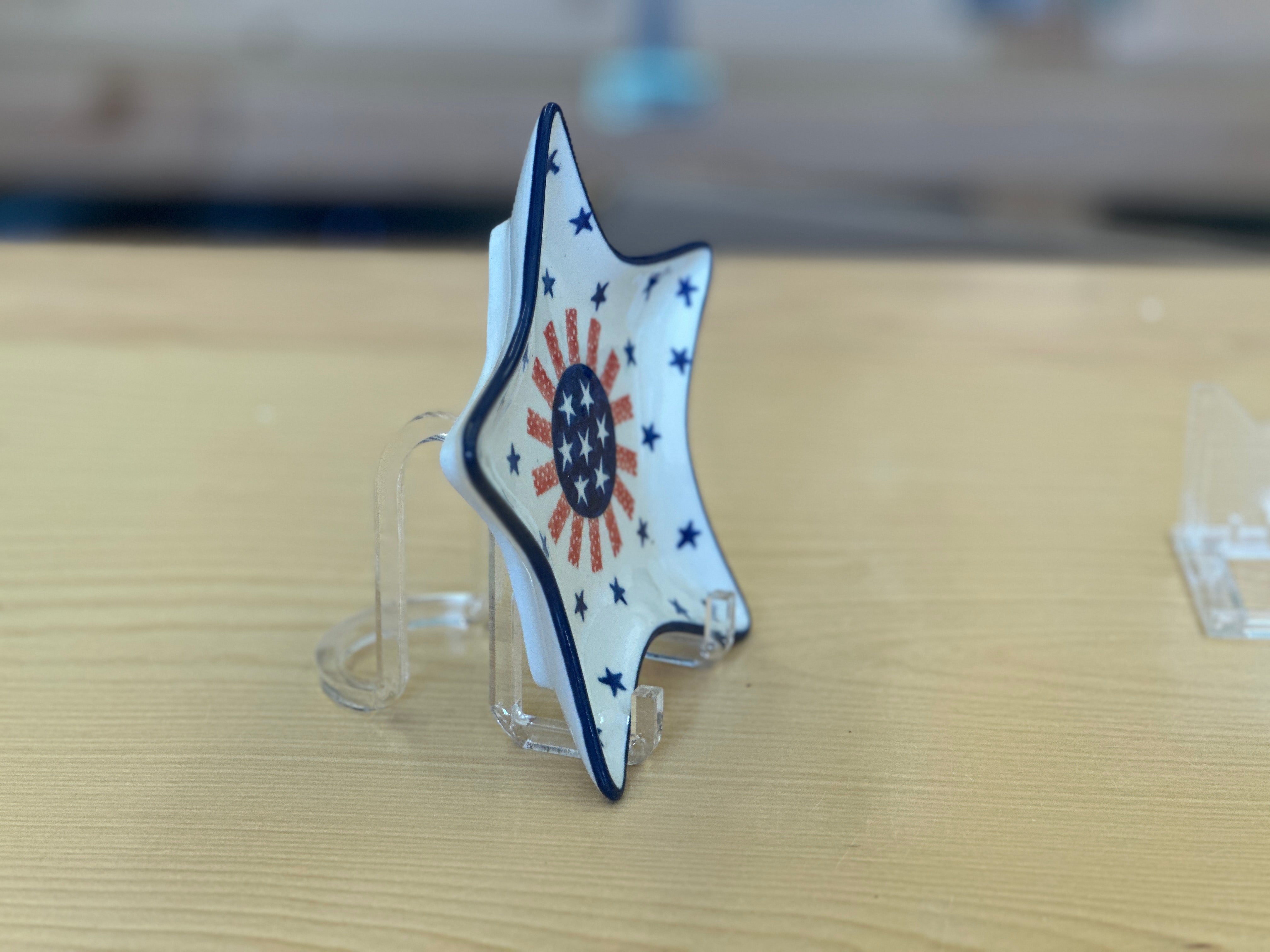 CLEARANCE 6" Star Dish