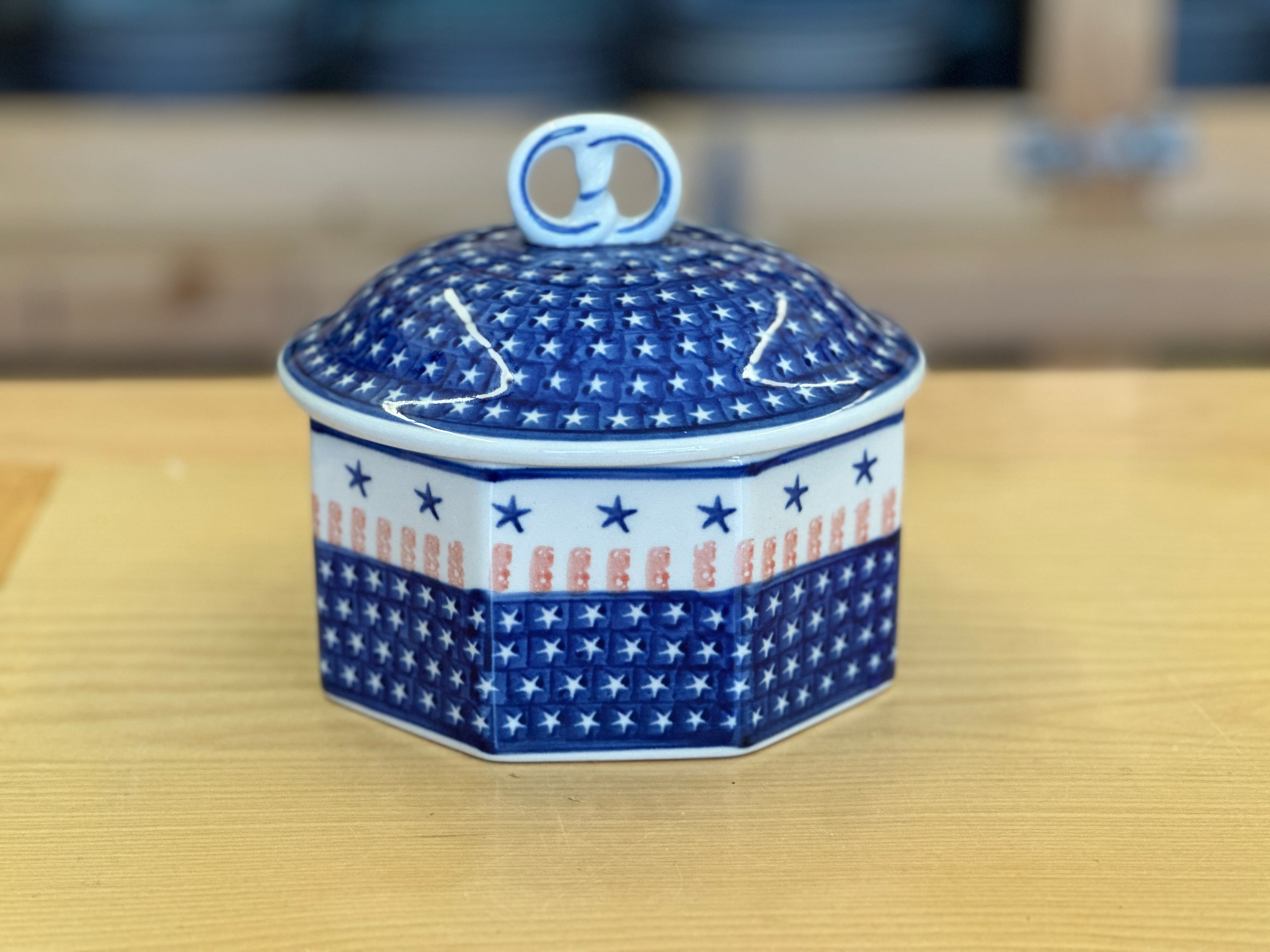 CLEARANCE Pretzel Box