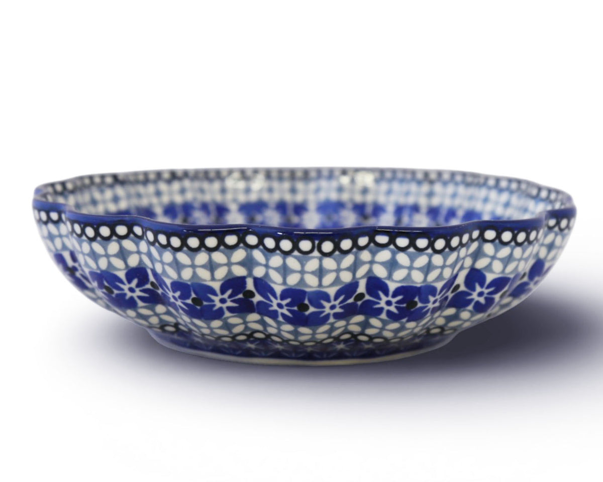 Unikat 7.5" Scalloped Bowl