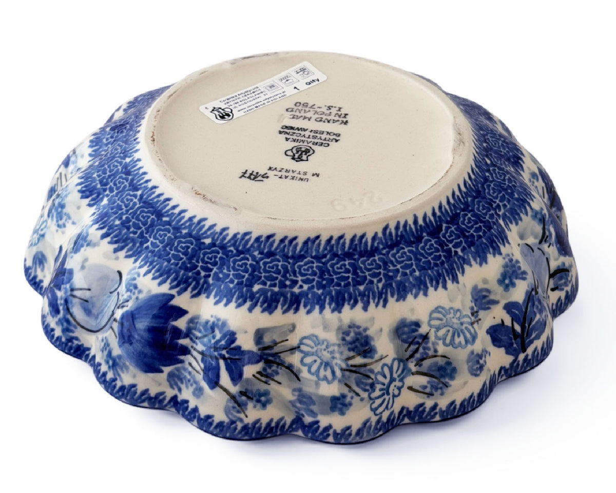 Unikat 7.5" Scalloped Bowl