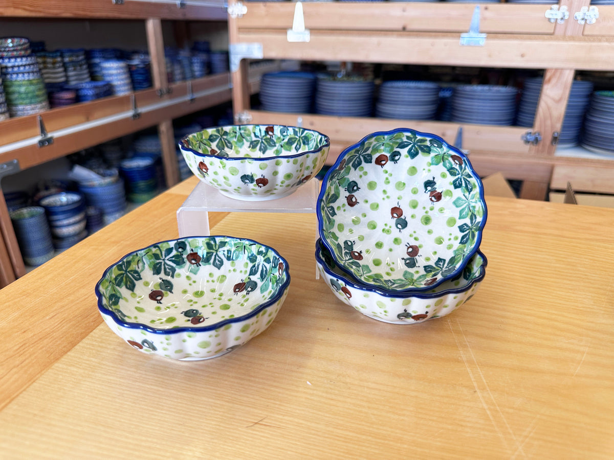 CLEARANCE Scalloped Side Bowl