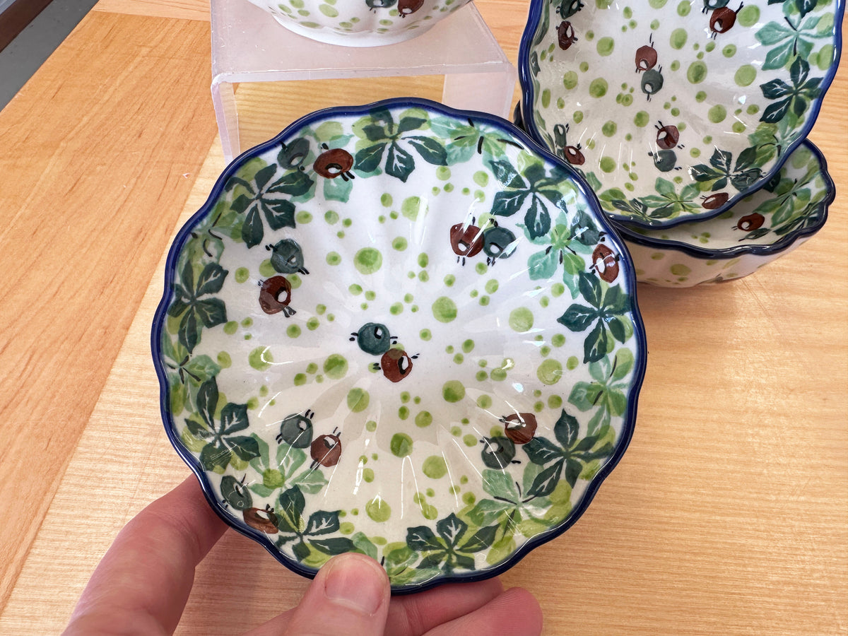 CLEARANCE Scalloped Side Bowl