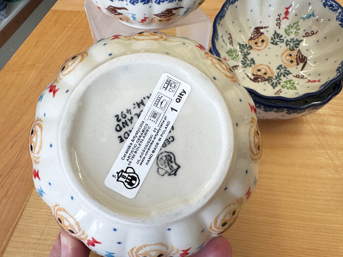 CLEARANCE Scalloped Side Bowl