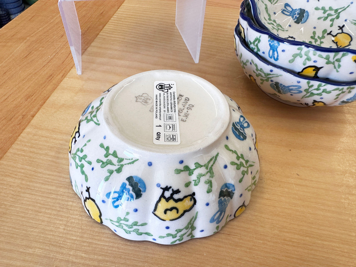 CLEARANCE Scalloped Side Bowl
