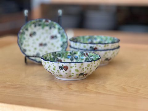CLEARANCE Scalloped Side Bowl