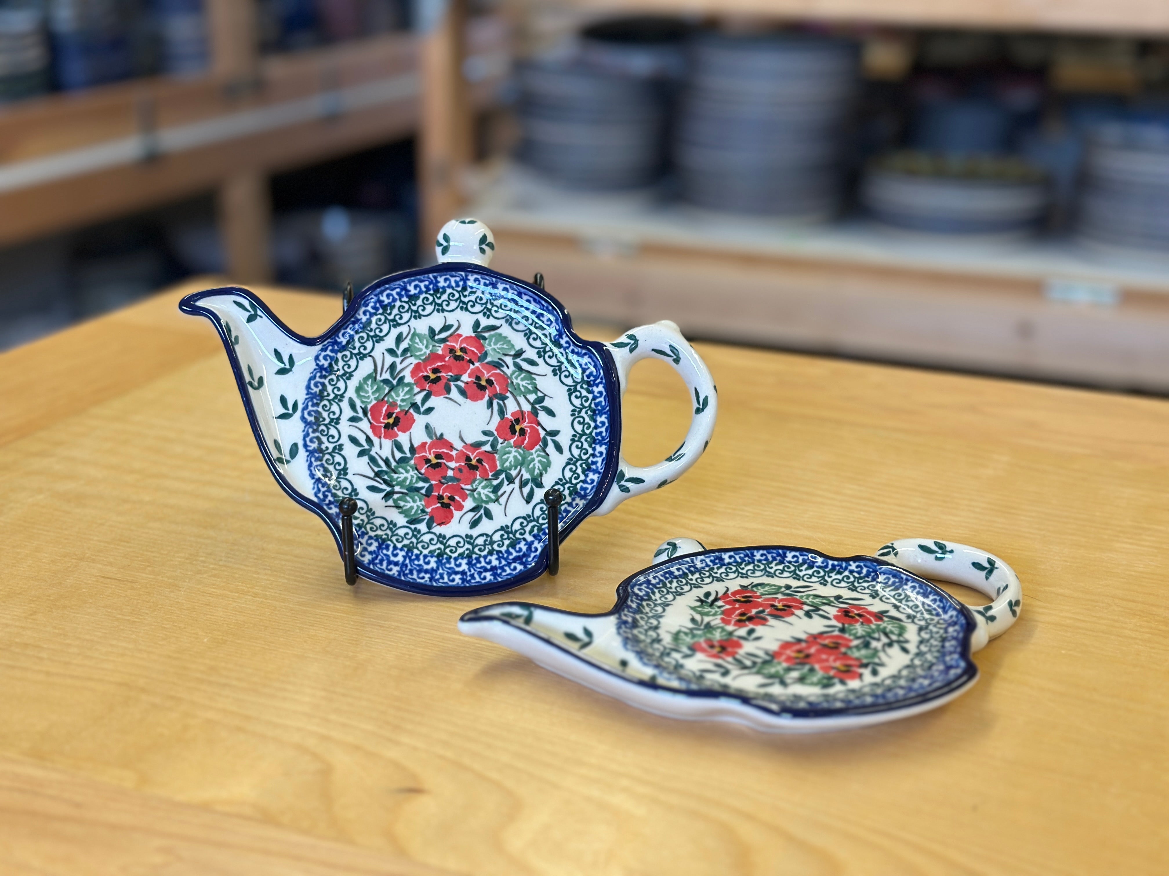 CLEARANCE 8" Teapot Plates