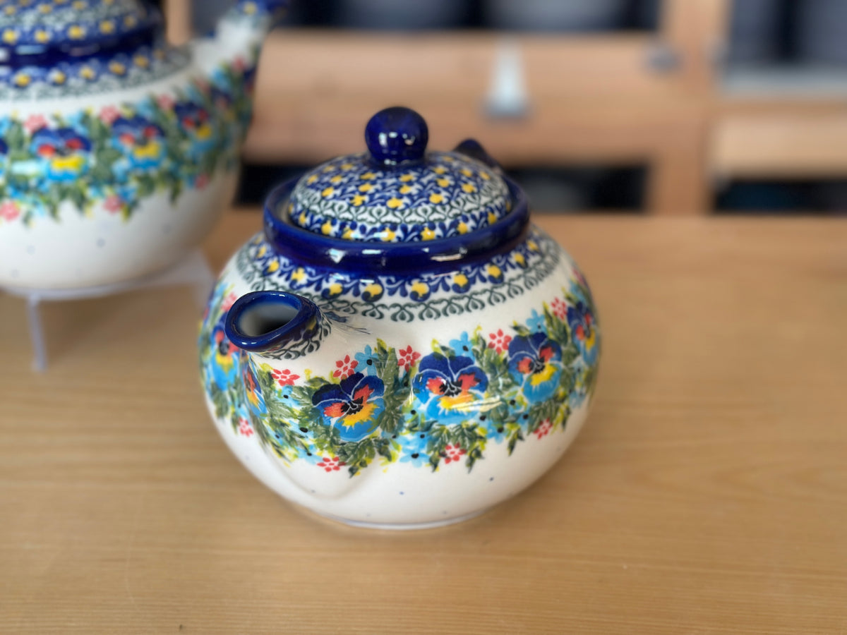 CLEARANCE Unikat 48 oz Teapot