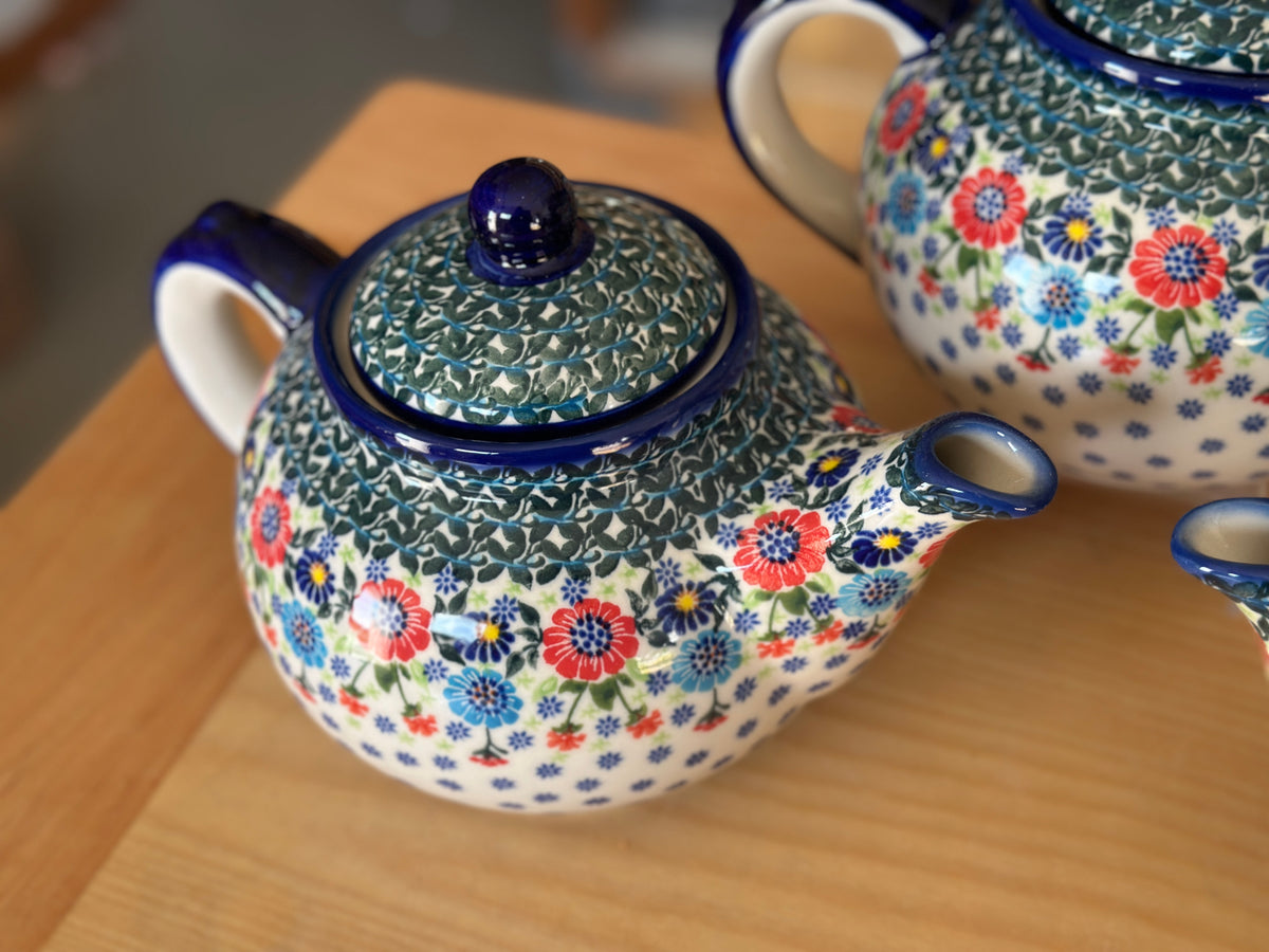 CLEARANCE Unikat 48 oz Teapot